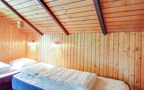 Anka - 2Km from the Sea: Végétation, Arbuste, Printemps, Chalet, Jardin, Ombre, Arrière-Cour, Cour, Chaise