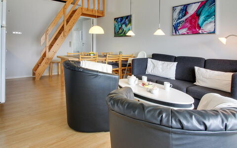 Thoni - 200M from the Sea: Toit, Chalet, Domicile, Ombre, Siding, Ferme, Porche, Structure En Plein Air, Batiments Jardin