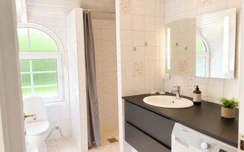 Pasi - 1.2Km from the Sea: Sol, Sol, Design Intérieur, Luminaire Plomberie, Salle De Bains, Armoire De Toilette, Plomberie, Tuile, Robinet, Pièce