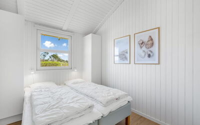 Midja - 800M from the Sea