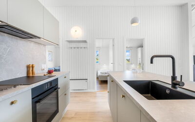 Midja - 800M from the Sea