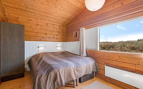 Evelin - from the Sea: Bois, Plafond, Chambre, Dur, Planche, Tache De Bois, Parquet, Chalet, Lit, Literie