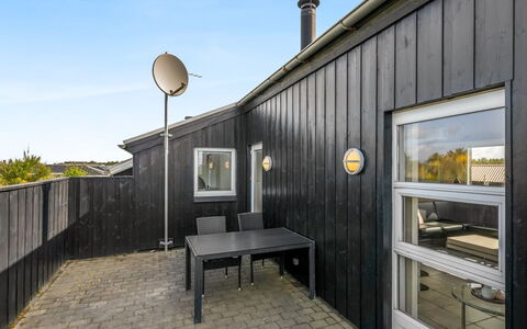 Temjana - from the Sea: Maison, Toit, Domicile, Chalet, Cabanon, Batiments Jardin, Siding, Cour, Cabane En Rondins, Cabane