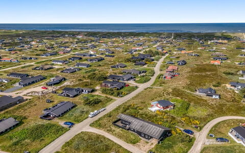Temjana - from the Sea: Maison, Toit, Domicile, Chalet, Cabanon, Batiments Jardin, Siding, Cour, Cabane En Rondins, Cabane
