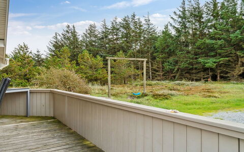 Zoya - 900M from the Sea: Toit, Maison, Domicile, Chalet, Siding, Biens, Allée, Batiments Jardin, Cour, Cabanon