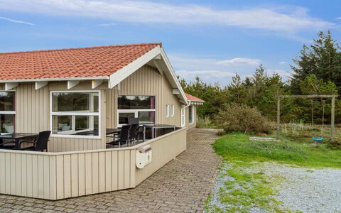 Zoya - 900M from the Sea: Toit, Maison, Domicile, Chalet, Siding, Biens, Allée, Batiments Jardin, Cour, Cabanon