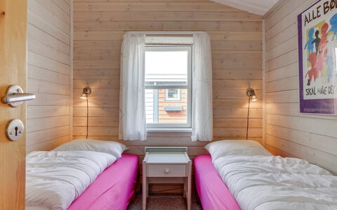 Stener - 250M from the Sea: Bois, Domicile, Chambre, Porte, Dur, Parquet, Tache De Bois, Planche, Lit, Gelé