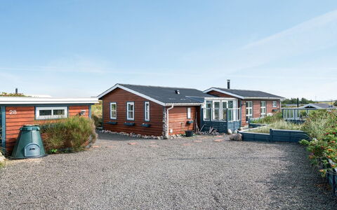 Stener - 250M from the Sea: Bâtiment, Maison, Toit, Domicile, Zone Résidentielle, Architecture, Chalet, Lot Terre, Siding, Banlieue