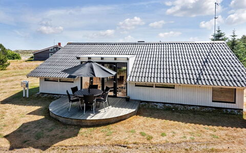 Suncica - 700M from the Sea: Domicile, Zone Résidentielle, Maison, Chalet, Toit, Lot Terre, Siding, Jardin, Biens, Pelouse
