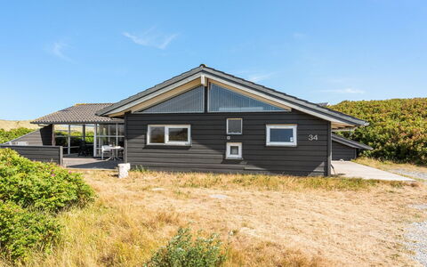 Rink - 150M from the Sea: Domicile, Zone Résidentielle, Maison, Chalet, Toit, Lot Terre, Siding, Jardin, Biens, Pelouse