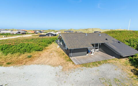 Rink - 150M from the Sea: Domicile, Zone Résidentielle, Maison, Chalet, Toit, Lot Terre, Siding, Jardin, Biens, Pelouse