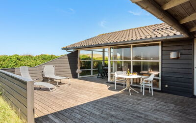 Rink - 150M from the Sea