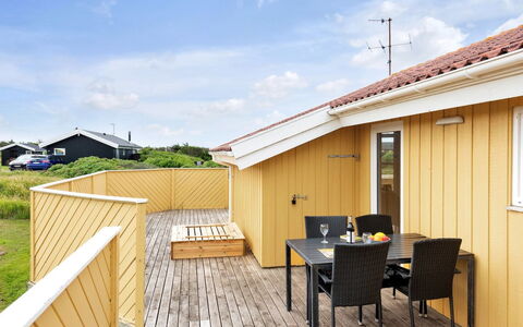 Ritte - 200M from the Sea: Bois, Domicile, Porche, Plate-Forme, Dur, Toit, Tache De Bois, Parquet, Eco Hôtel