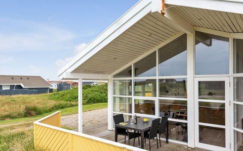 Ritte - 200M from the Sea: Bois, Domicile, Porche, Plate-Forme, Dur, Toit, Tache De Bois, Parquet, Eco Hôtel