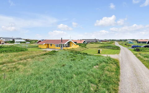 Ritte - 200M from the Sea: Bois, Domicile, Porche, Plate-Forme, Dur, Toit, Tache De Bois, Parquet, Eco Hôtel