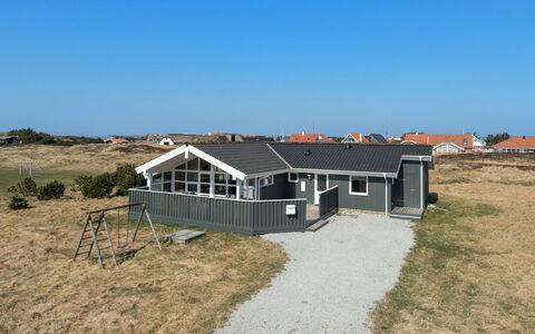 Riste - 450M from the Sea: Bâtiment, Maison, Domicile, Toit, Zone Résidentielle, Architecture, Chalet, Lot Terre, Biens, Siding