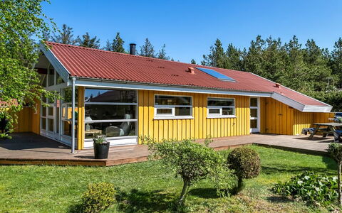 Vetle - 2.8Km from the Sea: Maison, Domicile, Toit, Chalet, Arbuste, Siding, Porte, Jardin, Ferme