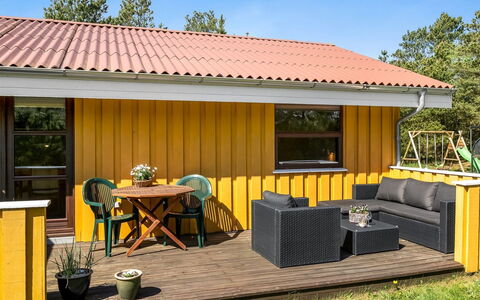 Vetle - 2.8Km from the Sea: Maison, Domicile, Toit, Chalet, Arbuste, Siding, Porte, Jardin, Ferme