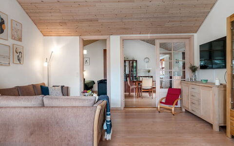 Vetle - 2.8Km from the Sea: Maison, Domicile, Toit, Chalet, Arbuste, Siding, Porte, Jardin, Ferme