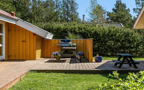 Vetle - 2.8Km from the Sea: Toit, Maison, Domicile, Chalet, Siding, Biens, Allée, Batiments Jardin, Cour, Cabanon
