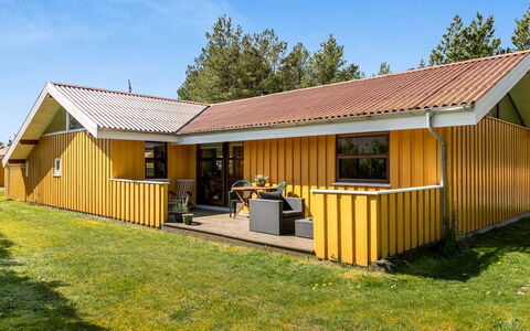 Vetle - 2.8Km from the Sea: Toit, Maison, Domicile, Chalet, Siding, Biens, Allée, Batiments Jardin, Cour, Cabanon
