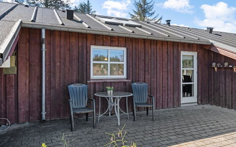 Herwarth - 3.3Km from the Sea: Toit, Maison, Domicile, Chalet, Siding, Biens, Allée, Batiments Jardin, Cour, Cabanon