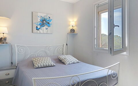 Le Verdon: Meubles, Lit, Chambre, Design Intérieur, Literie, Drap De Lit, Sol, Sol, Linge, Domicile