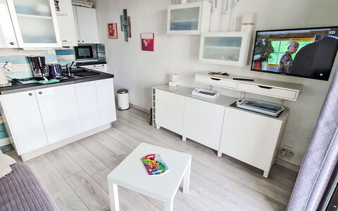 Le Verdon: Meubles, Design Intérieur, Sol, Principaux Appliance, Sol, Pièce, Cuisine, Électroménager, Appareil De Cuisine, Éclairage