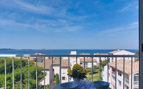 Le Verdon: Appartement, Balcon, Mer, Ombre, Recours, Hôtel, Clôture, Villa, Station Balnéaire, Appartement Penthouse