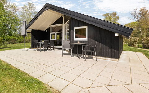 Frimanda - 200M from the Sea: Sol, Mur, Sol, Design Intérieur, Bois, Plafond, Parquet, Éclairage, Meubles, Revêtement De Sol Stratifié