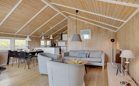Frimanda - 200M from the Sea: Sol, Mur, Sol, Design Intérieur, Bois, Plafond, Parquet, Éclairage, Meubles, Revêtement De Sol Stratifié