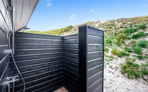 Jamie - 200M from the Sea: Plafond, Sol, Design Intérieur, Sol, Composite, Meubles, Recours, Hôtel, Conception, Daylighting
