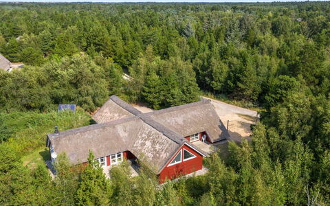 Jenna - 1.4Km from the Sea: Herbe, Maison, Toit, Domicile, Chalet, Arbuste, Lot Terre, Zone Rurale, Ferme, Couverture De Sol