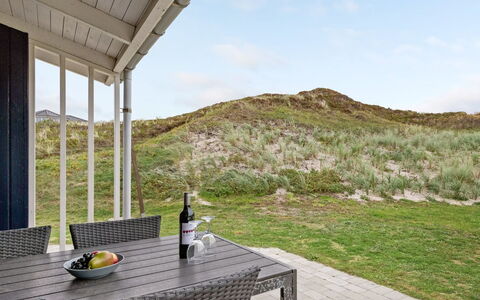 Galena - 100M from the Sea: Domicile, Porte, Plafond, Chalet, Porche, Dur, Structure En Plein Air, Daylighting, Table Cuisine Et Salle A Manger, Batiments Jardin