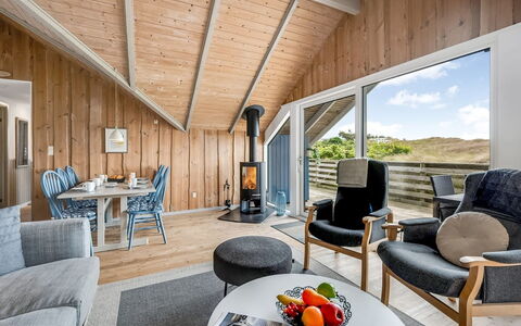 Valia - 400M to the Fjord: Bois, Plafond, Design Intérieur, Domicile, Sol, Chalet, Sol, Salon, Dur, Planche
