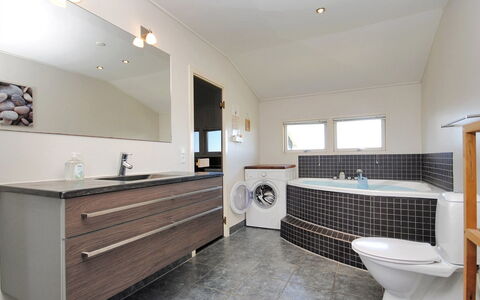 Ernbiorn - from the Sea: Design Intérieur, Sol, Luminaire Plomberie, Armoire De Toilette, Plafond, Sol, Salle De Bains, Lavabo, Robinet, Comptoir