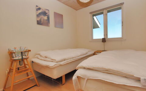 Ernbiorn - from the Sea: Lit, Chambre, Sol, Meubles, Drap De Lit, Bois, Sol, Literie, Design Intérieur, Pièce