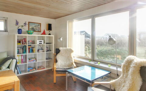 Ågot - 75M from the Sea: Bois, Domicile, Porche, Plate-Forme, Dur, Toit, Tache De Bois, Parquet, Eco Hôtel