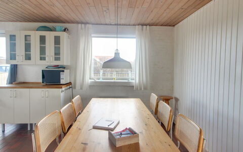 Ågot - 75M from the Sea: Bois, Domicile, Porche, Plate-Forme, Dur, Toit, Tache De Bois, Parquet, Eco Hôtel