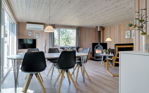 Afke - 900M from the Sea: Arbuste, Design Urbain, Couverture De Sol, Brique, Appartement, Biens, Brickwork, Balcon, Aménagement Paysager