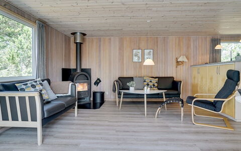 Afke - 900M from the Sea: Arbuste, Design Urbain, Couverture De Sol, Brique, Appartement, Biens, Brickwork, Balcon, Aménagement Paysager