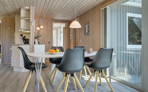 Afke - 900M from the Sea: Arbuste, Design Urbain, Couverture De Sol, Brique, Appartement, Biens, Brickwork, Balcon, Aménagement Paysager