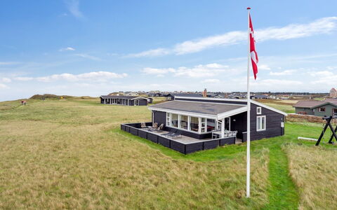 Dyri - 75M from the Sea: Bois, Toit, Architecture, Domicile, Maison, Chalet, Siding, Dur, Pente, Biens