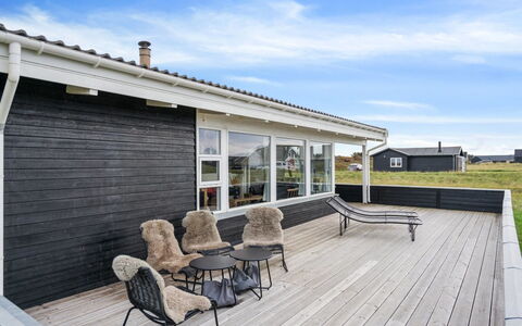 Dyri - 75M from the Sea: Bois, Toit, Architecture, Domicile, Maison, Chalet, Siding, Dur, Pente, Biens