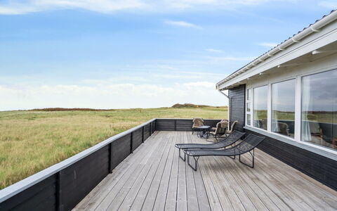 Dyri - 75M from the Sea: Bois, Toit, Architecture, Domicile, Maison, Chalet, Siding, Dur, Pente, Biens
