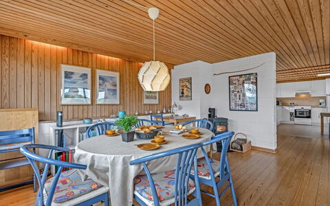 Sweni - 800M from the Sea: Arbuste, Design Urbain, Couverture De Sol, Brique, Appartement, Biens, Brickwork, Balcon, Aménagement Paysager