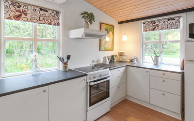 Thekla - 3Km from the Sea