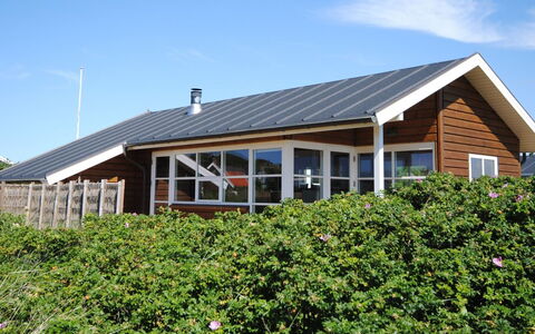 Geeske - 400M from the Sea: Maison, Toit, Domicile, Chalet, Cabanon, Batiments Jardin, Siding, Cour, Cabane En Rondins, Cabane