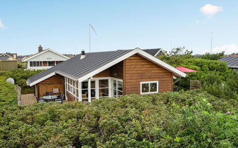 Geeske - 400M from the Sea: Maison, Toit, Domicile, Chalet, Cabanon, Batiments Jardin, Siding, Cour, Cabane En Rondins, Cabane