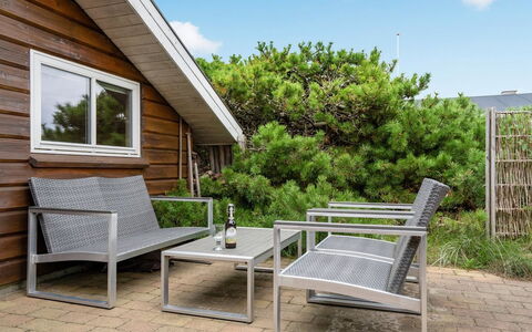 Geeske - 400M from the Sea: Maison, Toit, Domicile, Chalet, Cabanon, Batiments Jardin, Siding, Cour, Cabane En Rondins, Cabane